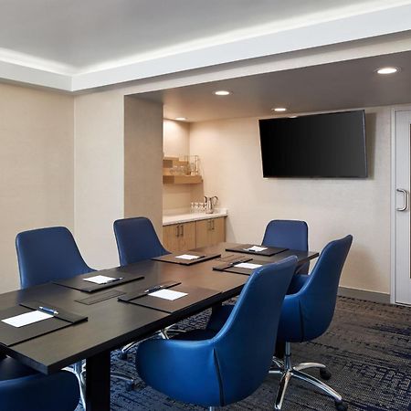 Sheraton Richmond Airport Hotel Сандстън Екстериор снимка