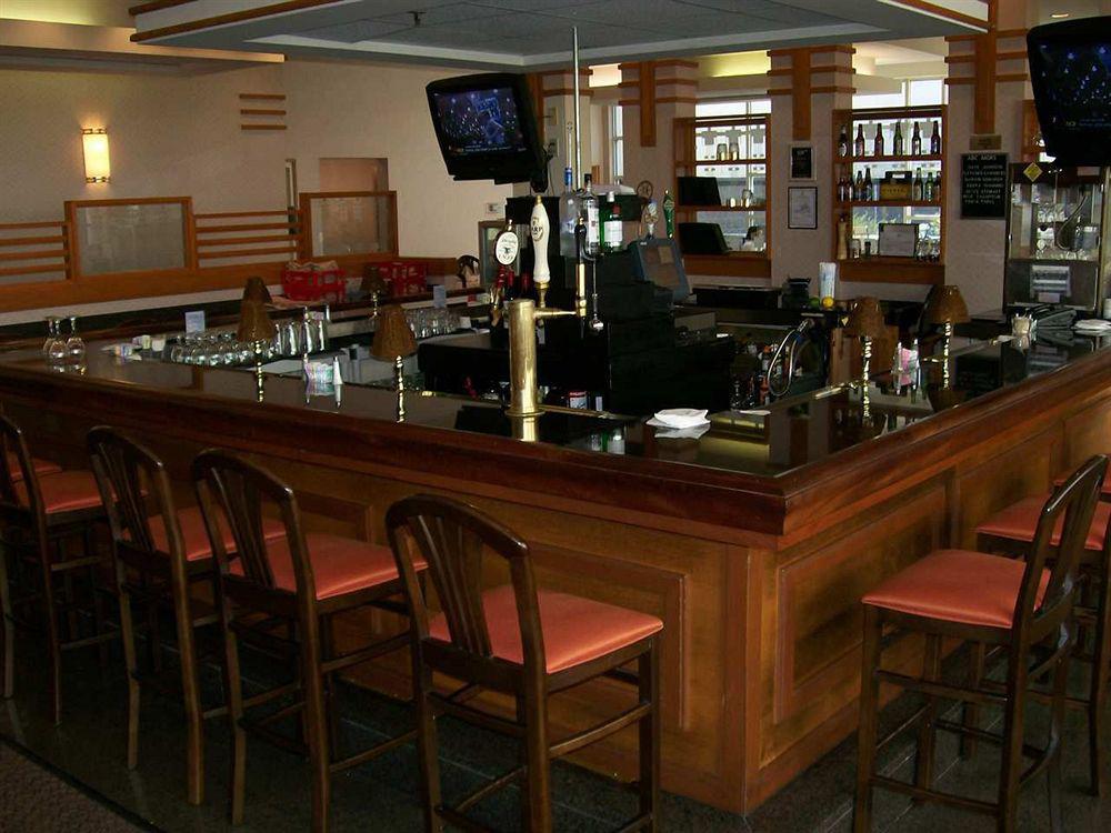 Sheraton Richmond Airport Hotel Сандстън Ресторант снимка