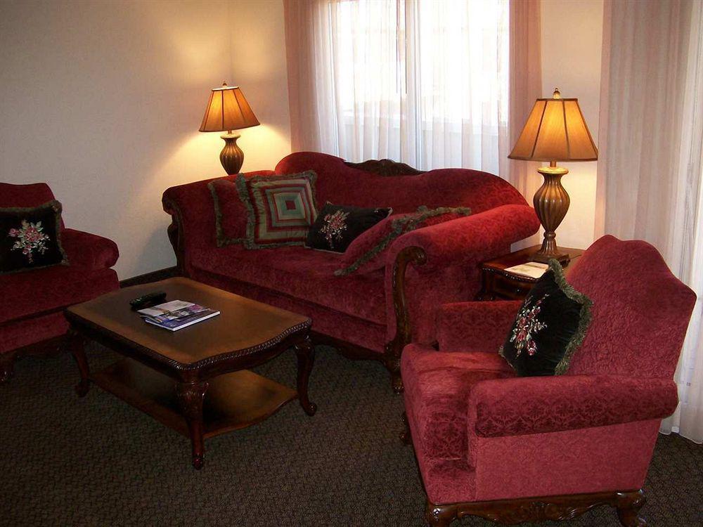 Sheraton Richmond Airport Hotel Сандстън Стая снимка