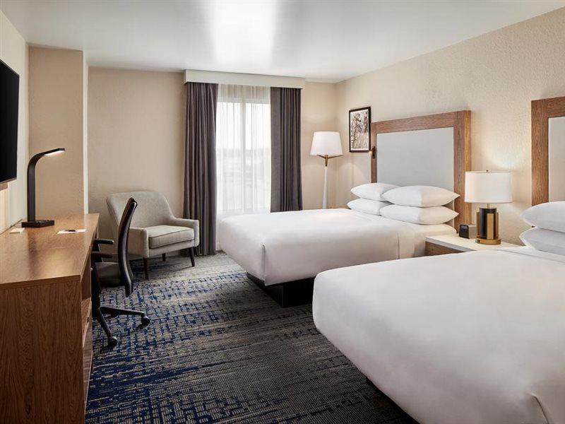 Sheraton Richmond Airport Hotel Сандстън Екстериор снимка