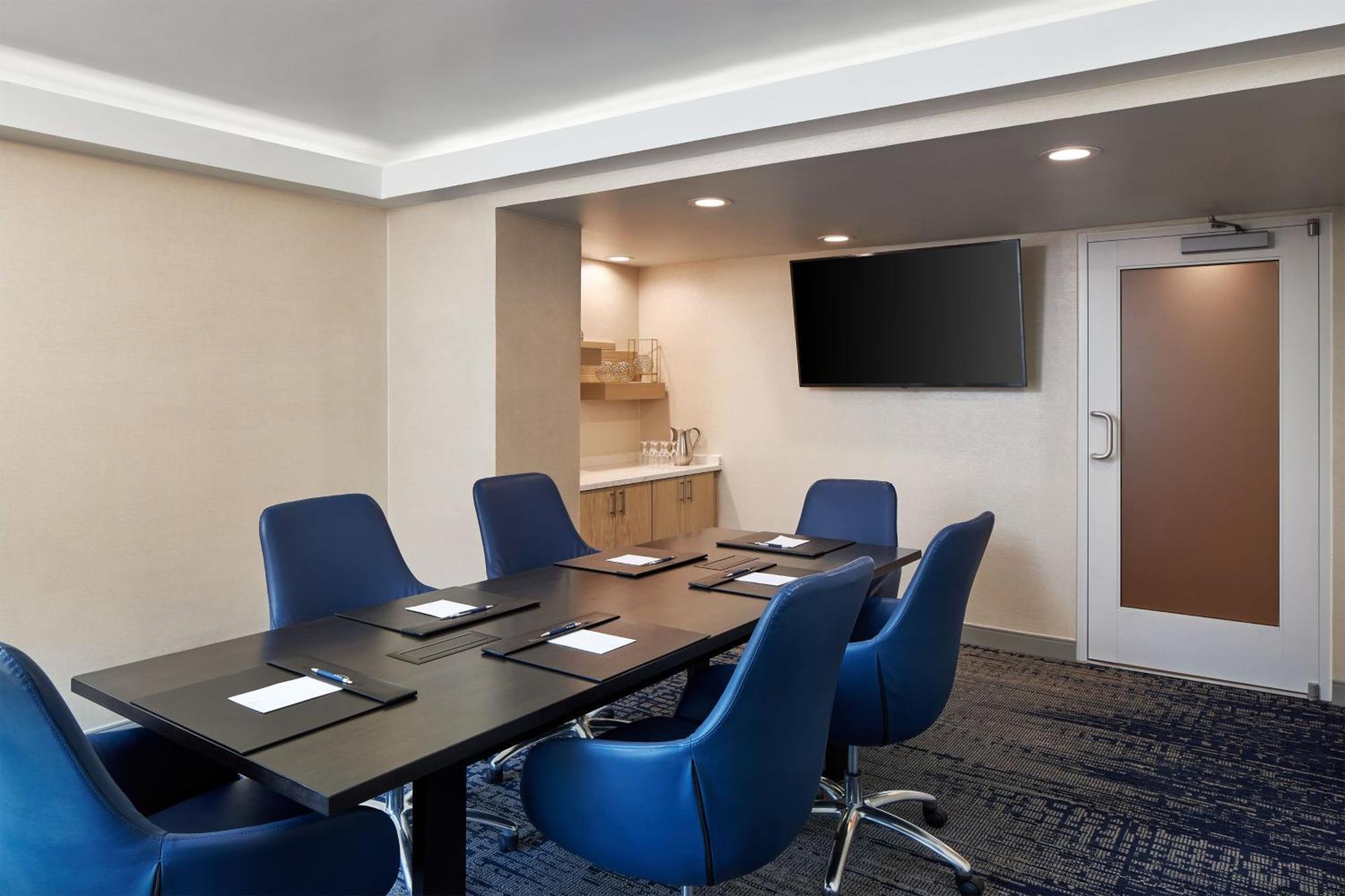 Sheraton Richmond Airport Hotel Сандстън Екстериор снимка