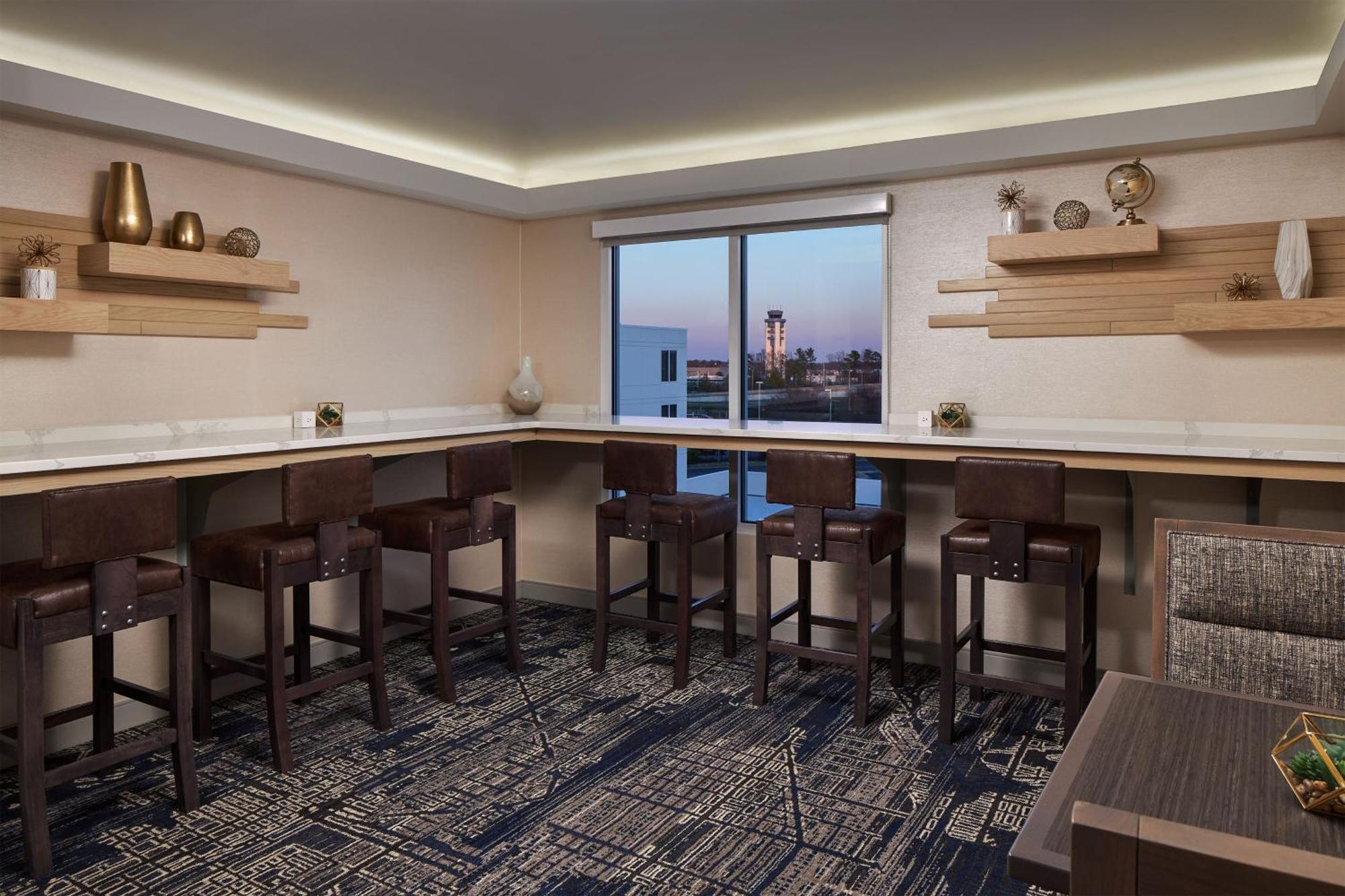 Sheraton Richmond Airport Hotel Сандстън Екстериор снимка