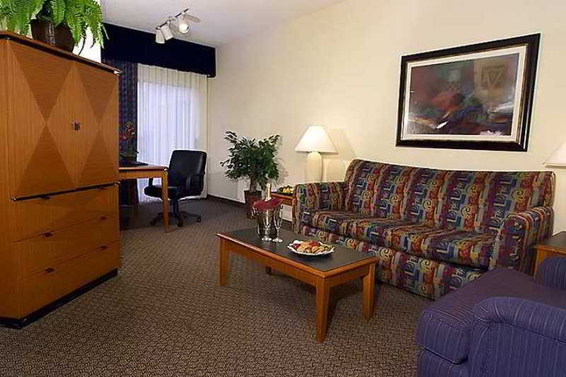 Sheraton Richmond Airport Hotel Сандстън Стая снимка