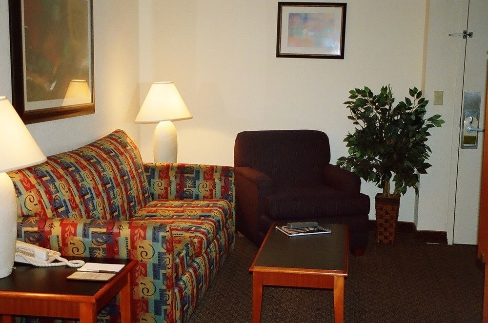 Sheraton Richmond Airport Hotel Сандстън Стая снимка
