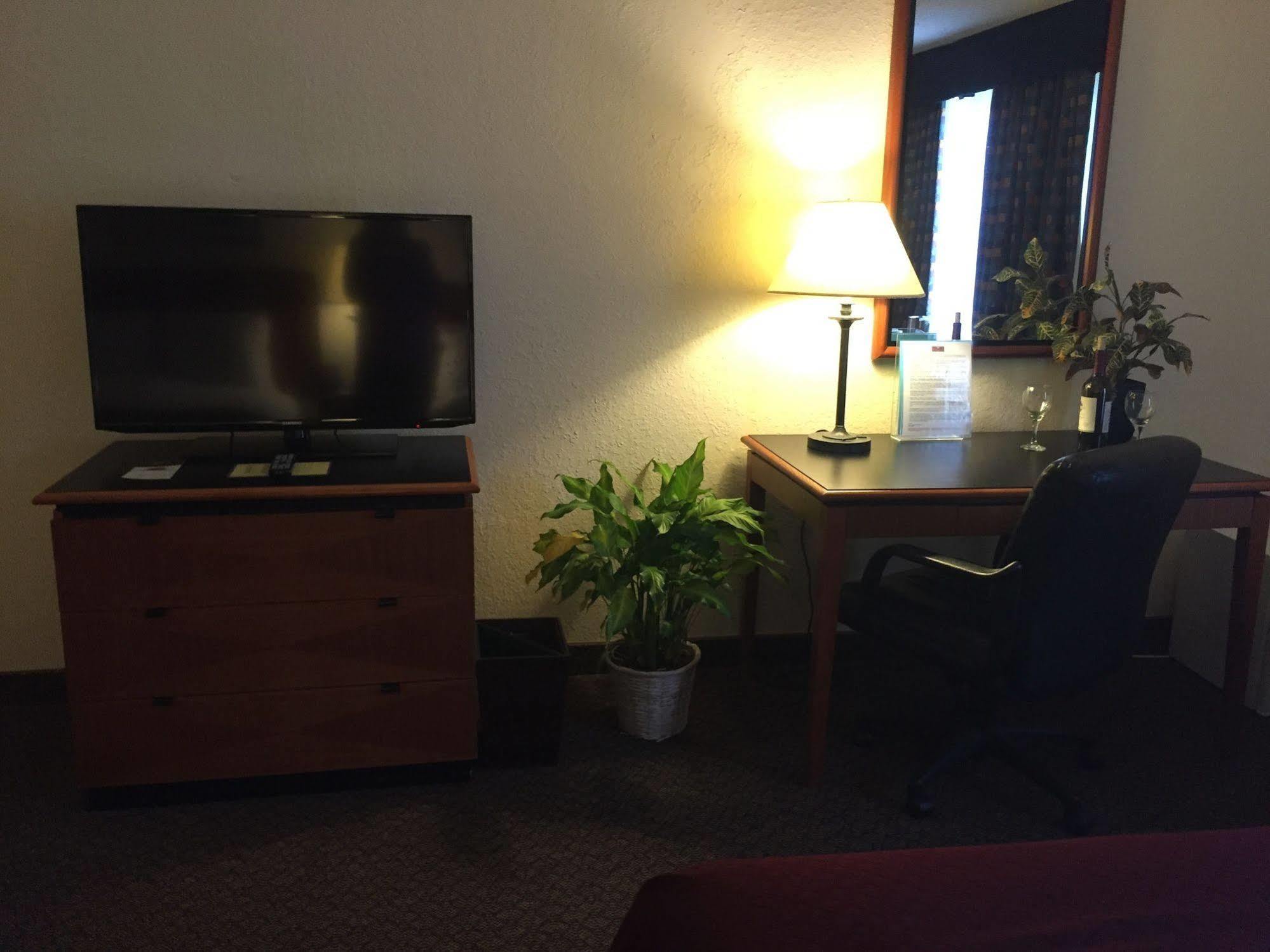 Sheraton Richmond Airport Hotel Сандстън Екстериор снимка