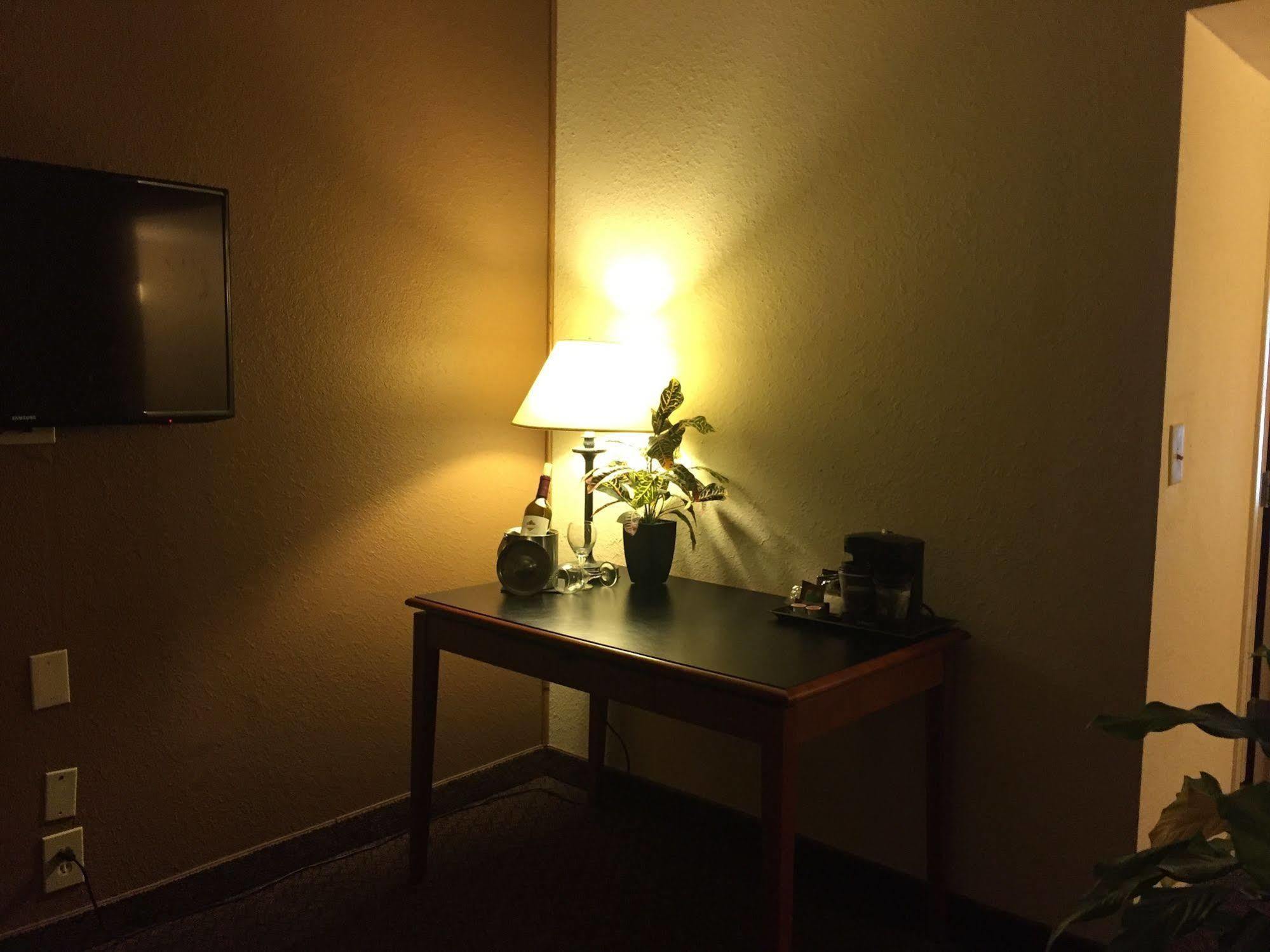 Sheraton Richmond Airport Hotel Сандстън Екстериор снимка
